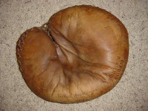 Willard Hershberger Hutch 242 Mitt Front